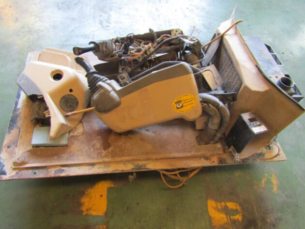 CATERPILLAR  322B   - INTERIOR DE CABINA - Imagen 2