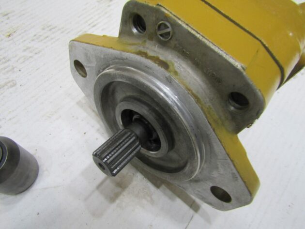 CATERPILLAR  385B  155-9224 - BOMBA DE SERVICIOS - Imagen 5