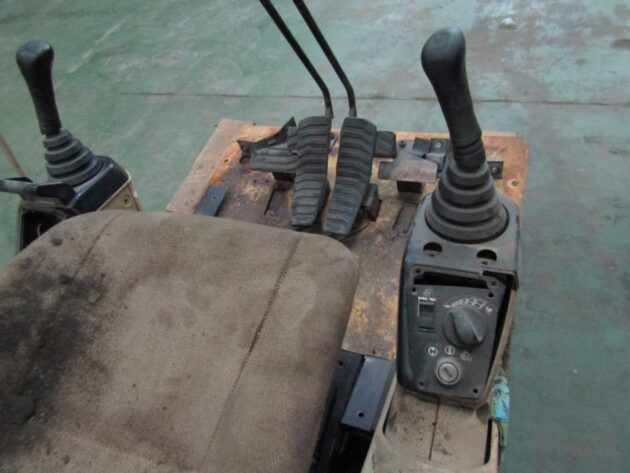 CATERPILLAR  375L   - INTERIOR DE CABINA - Imagen 6