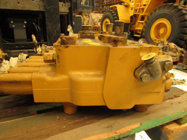 CATERPILLAR   322BLN  116-3472 - DISTRIBUIDOR PRINCIPAL - Imagen 4