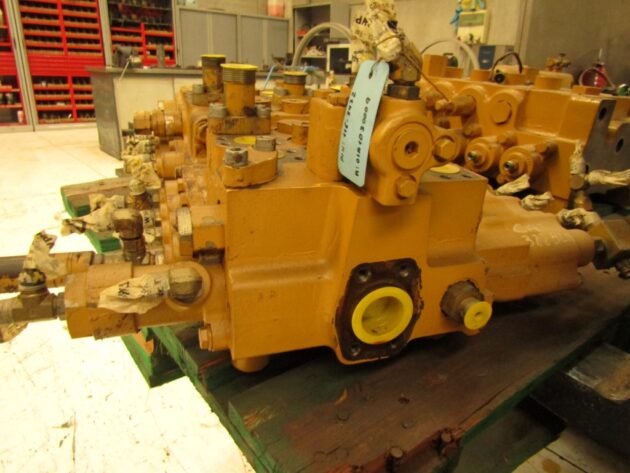 CATERPILLAR   322BLN  116-3472 - DISTRIBUIDOR PRINCIPAL - Imagen 5