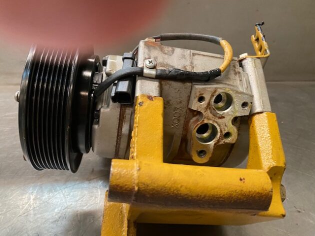CATERPILLAR  330CL  305-0324 - COMPRESOR DE AIRE ACONDICIONADO - Imagen 3