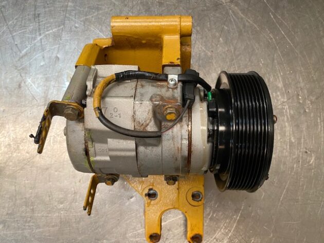 CATERPILLAR  330CL  305-0324 - COMPRESOR DE AIRE ACONDICIONADO