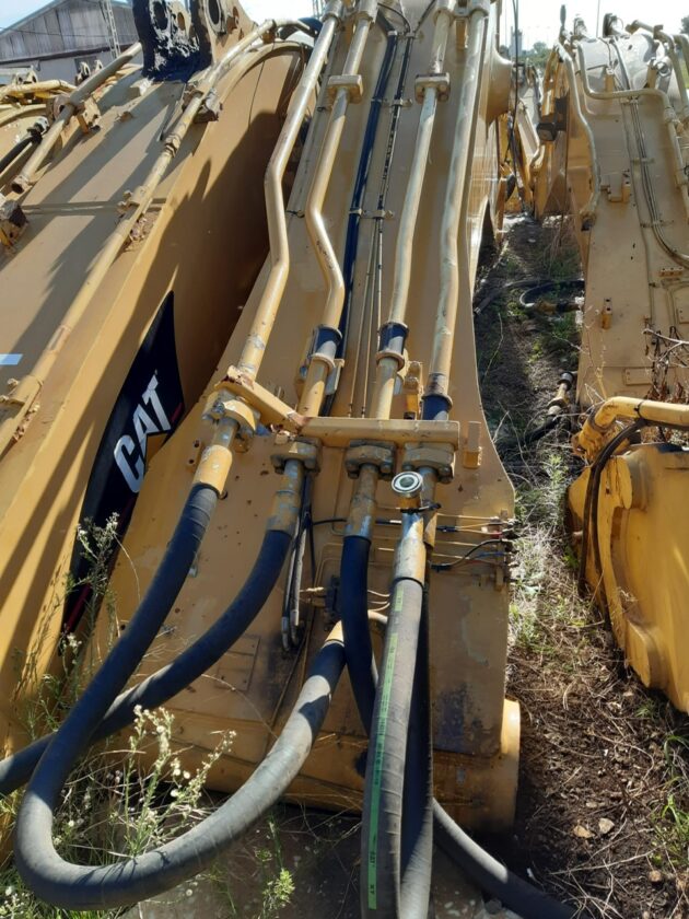 CATERPILLAR  374D  297-7320 / 428-8136 - PLUMA - Imagen 2