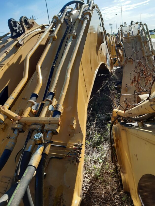 CATERPILLAR  374D  297-7320 / 428-8136 - PLUMA - Imagen 7