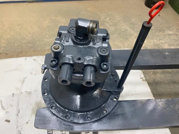 NEW HOLLAND  E485   - MOTOR DE GIRO - Imagen 3