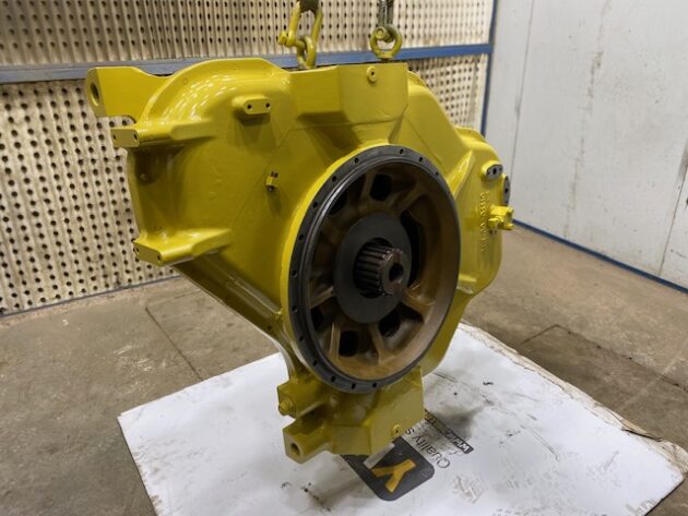 KOMATSU   PC11006  21N-38-00031 - CAJA DE BOMBAS - Imagen 4