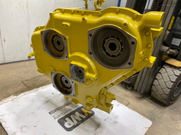 KOMATSU   PC11006  21N-38-00031 - CAJA DE BOMBAS - Imagen 5