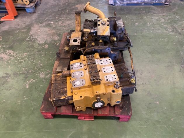 CATERPILLAR  350L - 121-8854 - MAIN DISTRIBUTOR VALVE - Image 4