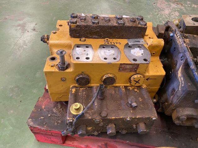 CATERPILLAR  350L - 121-8854 - MAIN DISTRIBUTOR VALVE - Image 5