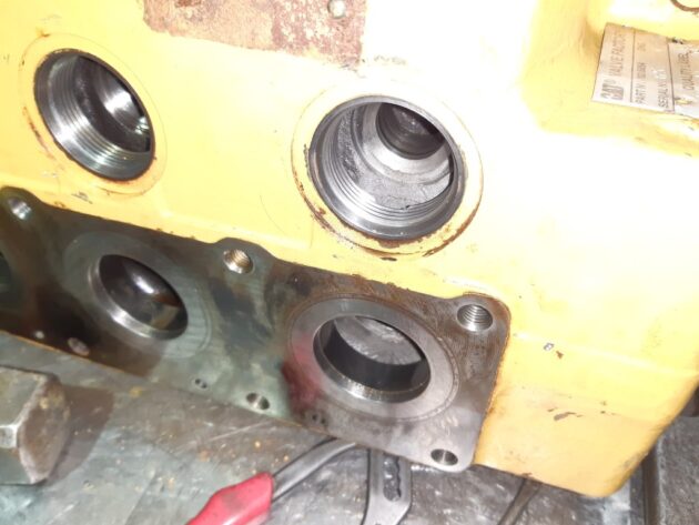 CATERPILLAR  350L - 121-8854 - MAIN DISTRIBUTOR VALVE - Image 6
