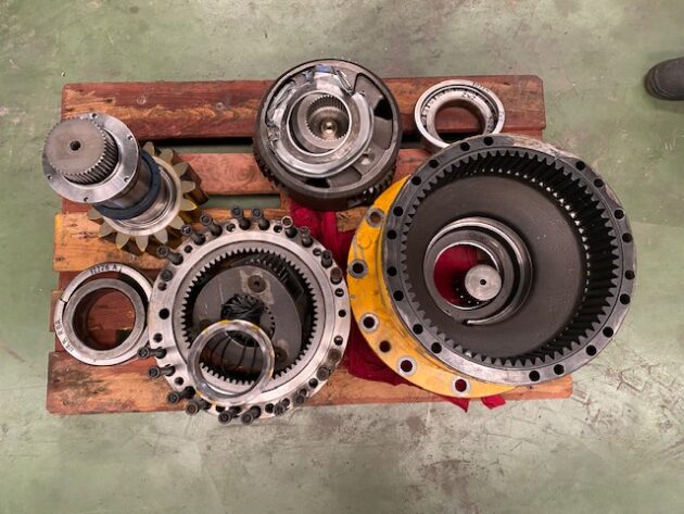 JCB JS330 - 05/200100 - SWING GEAR