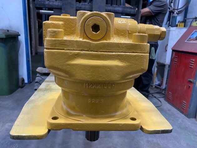 CATERPILLAR  385B  177-2548 - MOTOR DE GIRO M2X210CHB - Imagen 3