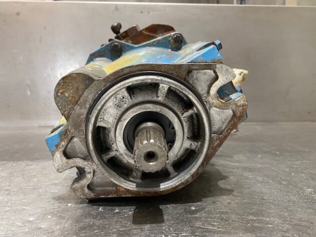 VOLVO  L90  4881683 - BOMBA DE DIRECCIÓN - Imagen 3