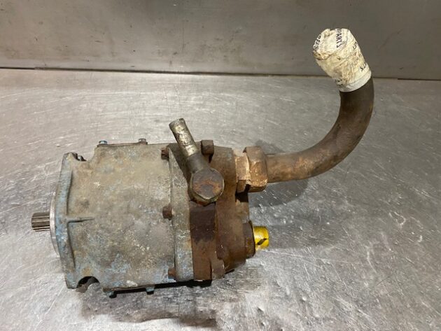 VOLVO  L90  4881683 - BOMBA DE DIRECCIÓN
