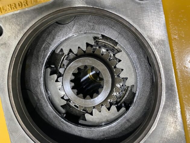 CATERPILLAR  325BL  110-7215 - REDUCTOR DE GIRO - Imagen 6