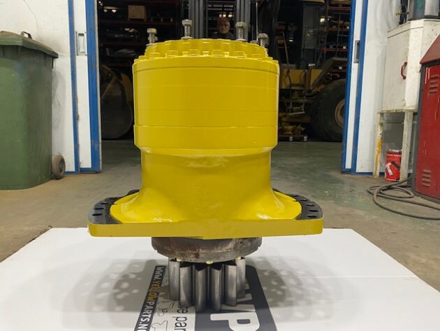 KOMATSU PC600-7 -  - SWING GEAR - Image 4