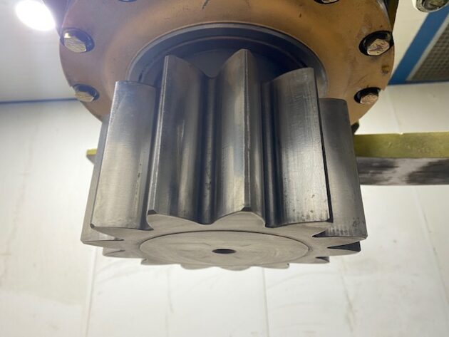 KOMATSU PC600-7 -  - SWING GEAR - Image 8