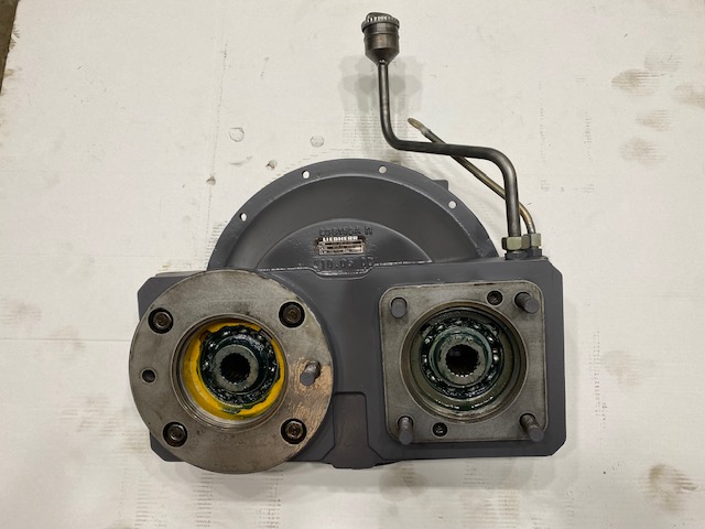 LIEBHERR L544 9276748 - CAJA DE TRANSFERENCIAS PVG300