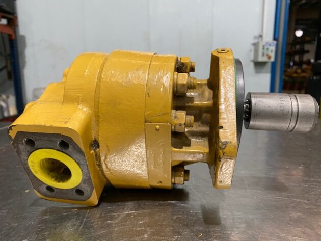 CATERPILLAR  365BLME-II  147-5825 / 150-5881 - BOMBA DE PILOTAJE