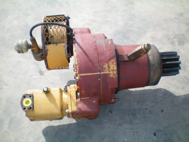 LIEBHERR  A922  9477411 - MOTOR DE GIRO LMF64