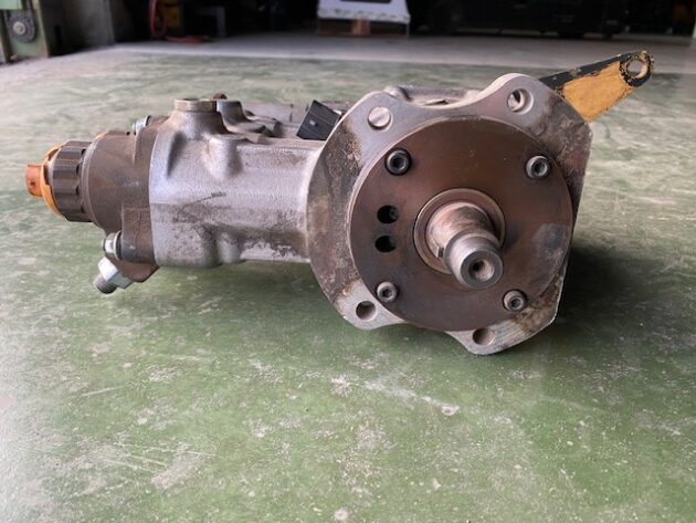 KOMATSU  PC600-8  6261-71-1110 - BOMBA DE PRESIÓN DE GASOIL - Imagen 4