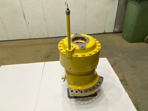 KOMATSU  PC450LC-6K  208-26-00170 - REDUCTOR DE GIRO - Imagen 2