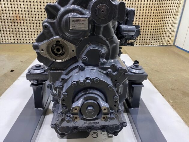 KOMATSU WA320-3 - 714-16-10111 - KTM4420 TRANSMISSION - Image 8