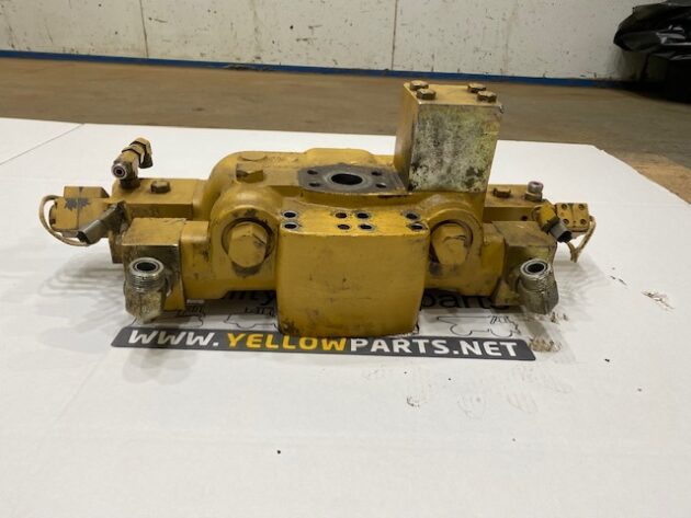 CATERPILLAR  385B  174-1858 - TACO DE VÁLVULAS DEL MOTOR DE GIRO - Imagen 2