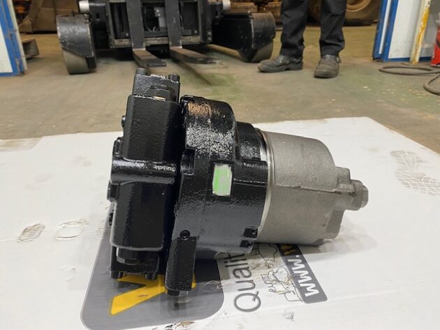 CATERPILLAR  320D-2L  209-5992 - MOTOR DE TRANSLACIÓN - Imagen 4