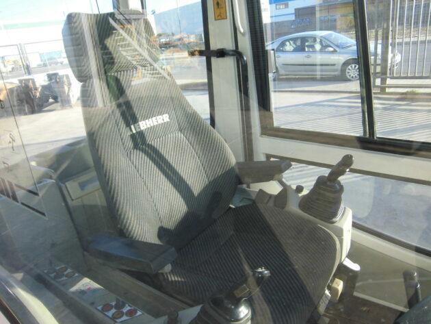 LIEBHERR  R984CHD LITRONIC  9008199 - INTERIOR DE CABINA - Imagen 3