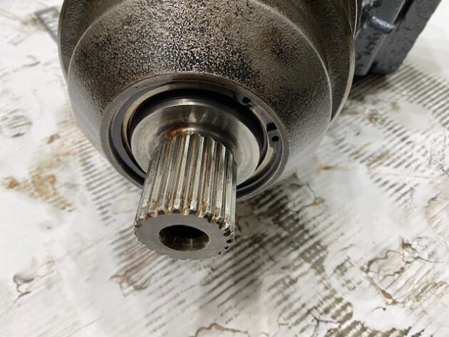 VOLVO  EC460BLC  14508165 - MOTOR DE TRANSLACIÓN - Imagen 8