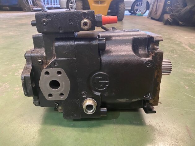 LIEBHERR  L574  5716838 - BOMBA HIDRÁULICA DE TRANSLACIÓN A11V0130LRDS - Imagen 4