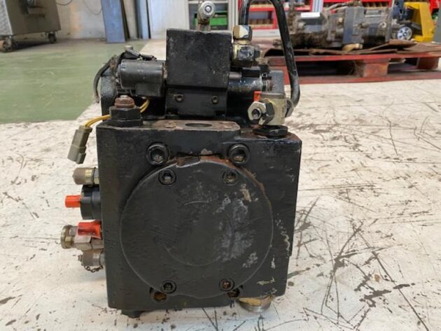 LIEBHERR  L574  5717298 - BOMBA HIDRÁULICA DE DIRECCIÓN A4VG125DA2D2/32L - Imagen 4