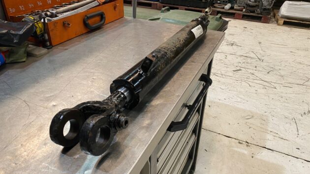 KOMATSU  WA320-3H  419-63-H1110 - BOTELLA DE DIRECCIÓN - Imagen 2