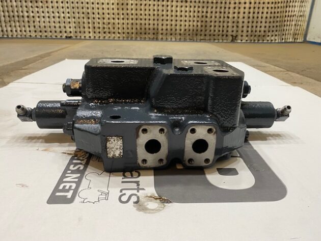 KOMATSU WA600-3 - 426-64-25210 - STEERING VALVE - Image 2