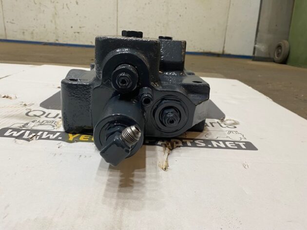 KOMATSU WA600-3 - 426-64-25210 - STEERING VALVE - Image 3