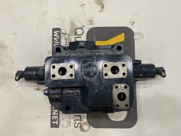 KOMATSU WA600-3 - 426-64-25210 - STEERING VALVE - Image 6