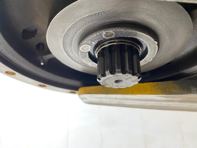 HYUNDAI  ROBEX 450LC-7   - MOTOR DE GIRO - Imagen 8