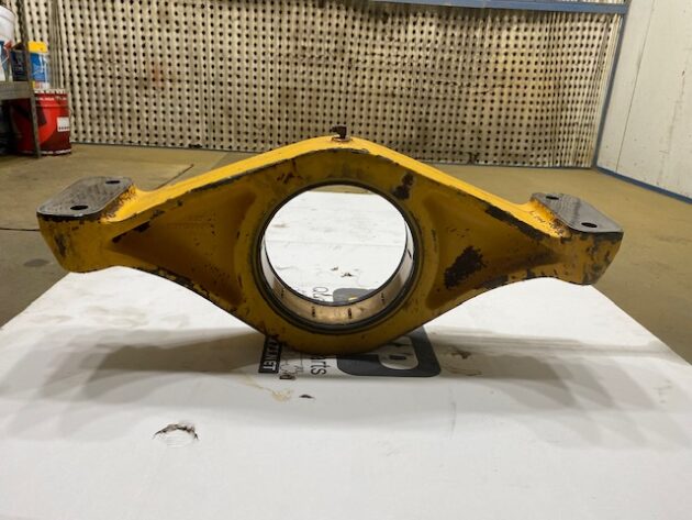 VOLVO L150E - 11075563 - FRONT TRUNNION SUPPORT REAR AXLE - Image 2