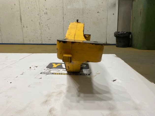 VOLVO L150E - 11075563 - FRONT TRUNNION SUPPORT REAR AXLE - Image 3