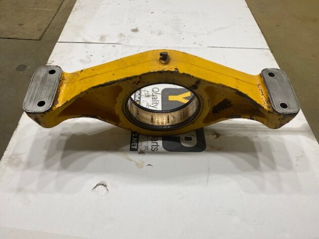 VOLVO L150E - 11075563 - FRONT TRUNNION SUPPORT REAR AXLE