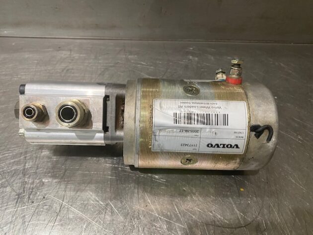 VOLVO L180E - 11709637 / 11706173 - MOTOR AND STEERING EMERGENCY PUMP - Image 4