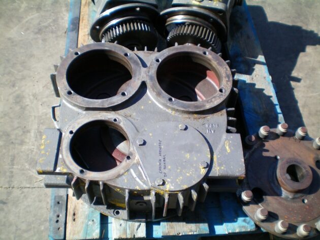 AKERMAN  EC420  14264571 - CARCASA DE CAJA DE TRANSFERENCIAS