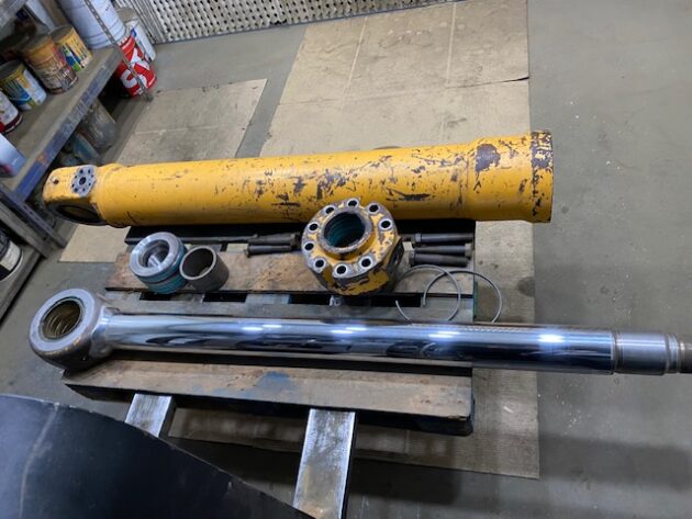 LIEBHERR  R954CHD LITRONIC  9201798 - BOTELLA DE CAZO - Imagen 3
