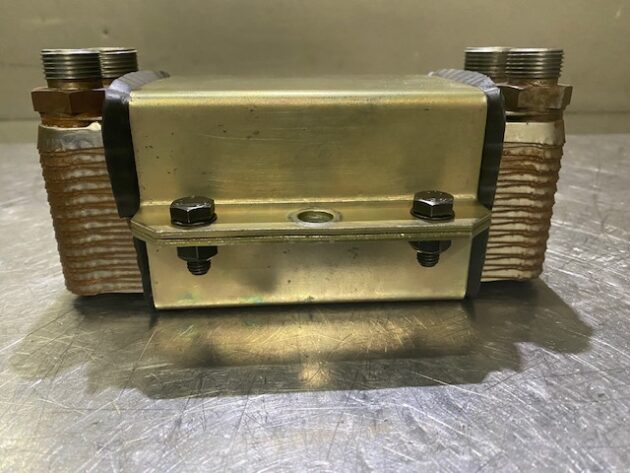 VOLVO  L180E  11110903 - RADIADOR DE ACEITE DE FRENOS - Imagen 2
