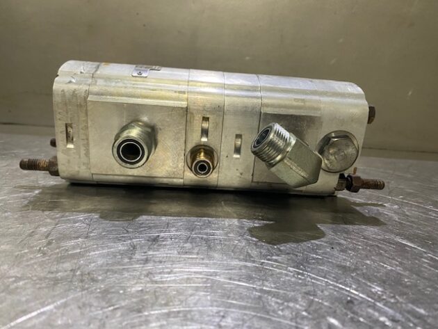 VOLVO  L180E  11148530 - BOMBA DE ACEITE DE FRENOS - Imagen 4