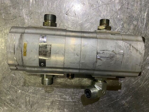 VOLVO  L180E  11148530 - BOMBA DE ACEITE DE FRENOS - Imagen 6