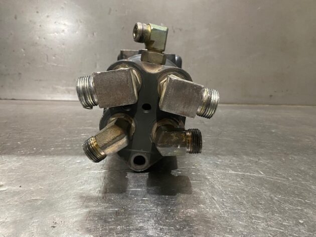 KOMATSU PC240NLC-7K - 703-08-33610 - SWIVEL - Image 3