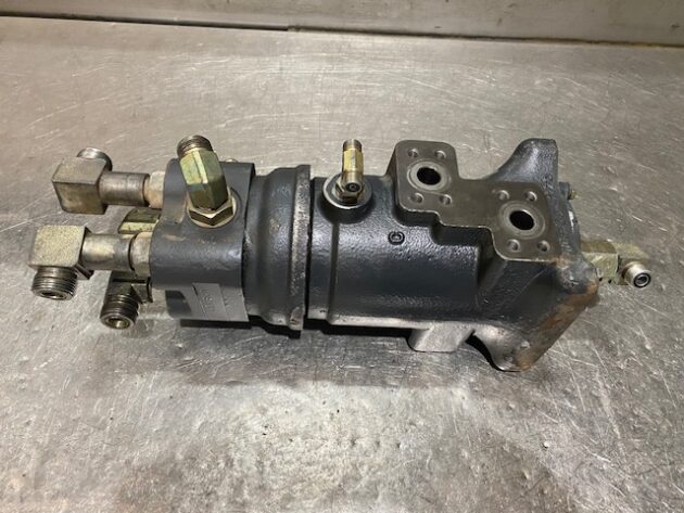 KOMATSU PC240NLC-7K - 703-08-33610 - SWIVEL